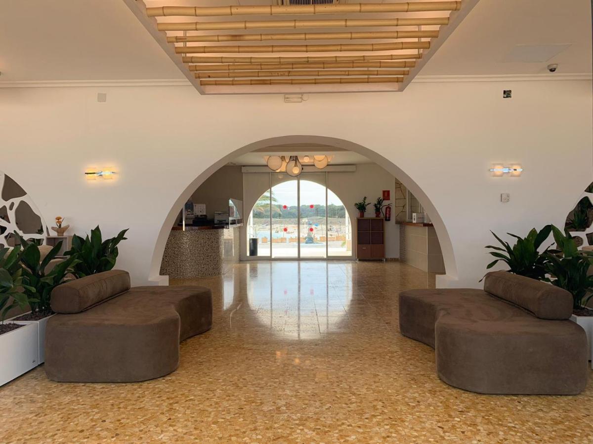 Hotel Roca Bella Es Pujols Exterior foto