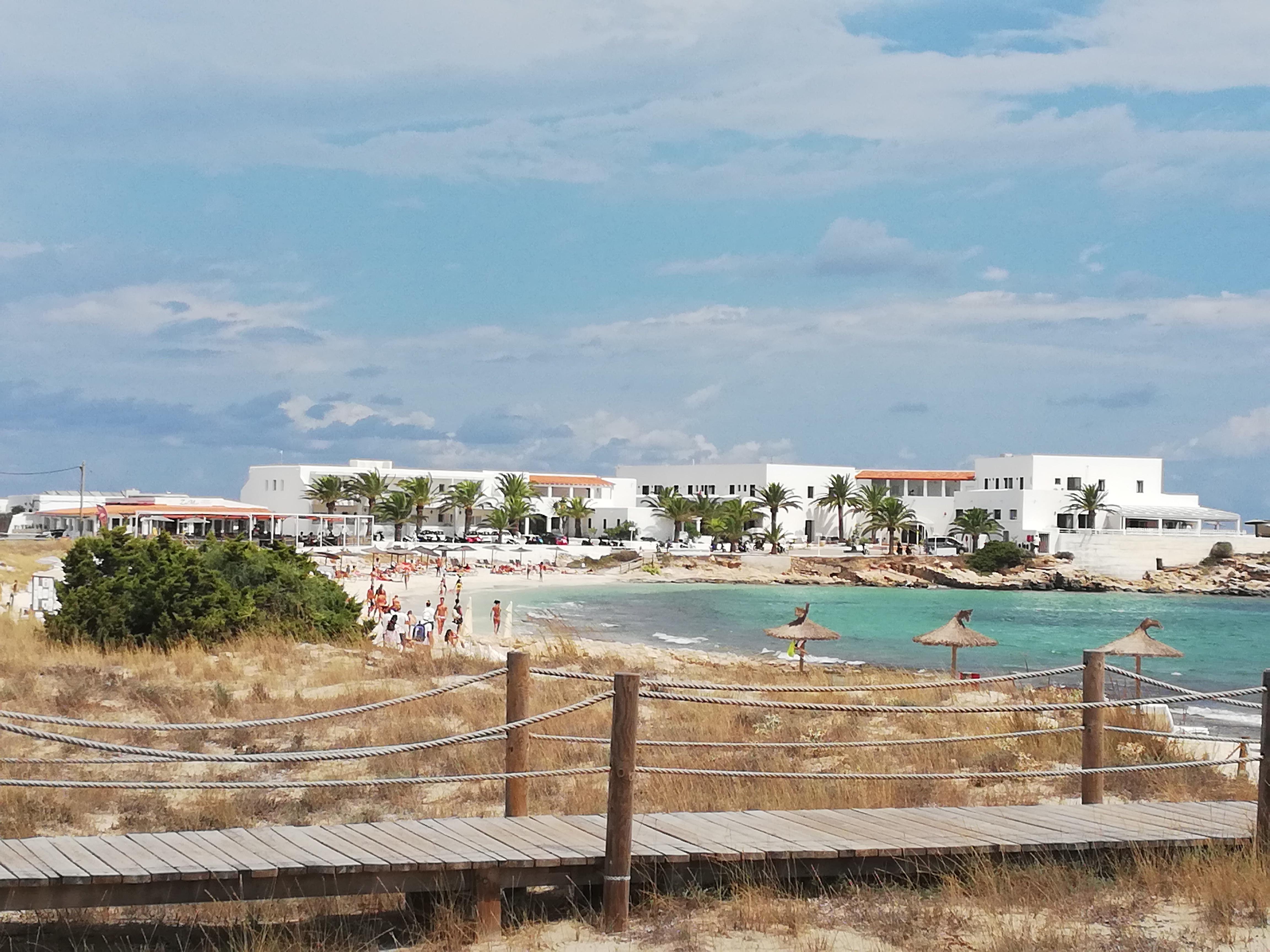 Hotel Roca Bella Es Pujols Exterior foto